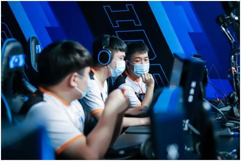 随着时间的 随着时间的