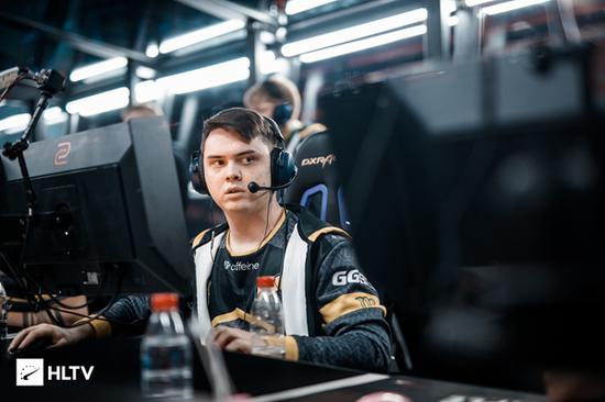 横移一步 横移一步